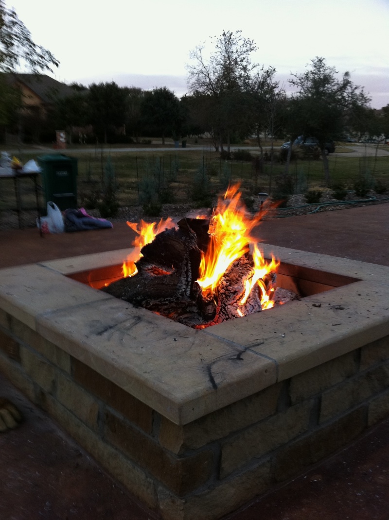 2010/11(Nov)/More Firepit Fun with Sydney/2010-11-27-01 Firepit Fun.jpg